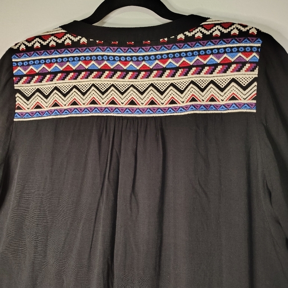 NWOT embroidery tassel tie blouse,Boho Chic, oversized M, Tunic, puff Sleeve. - Picture 3 of 14